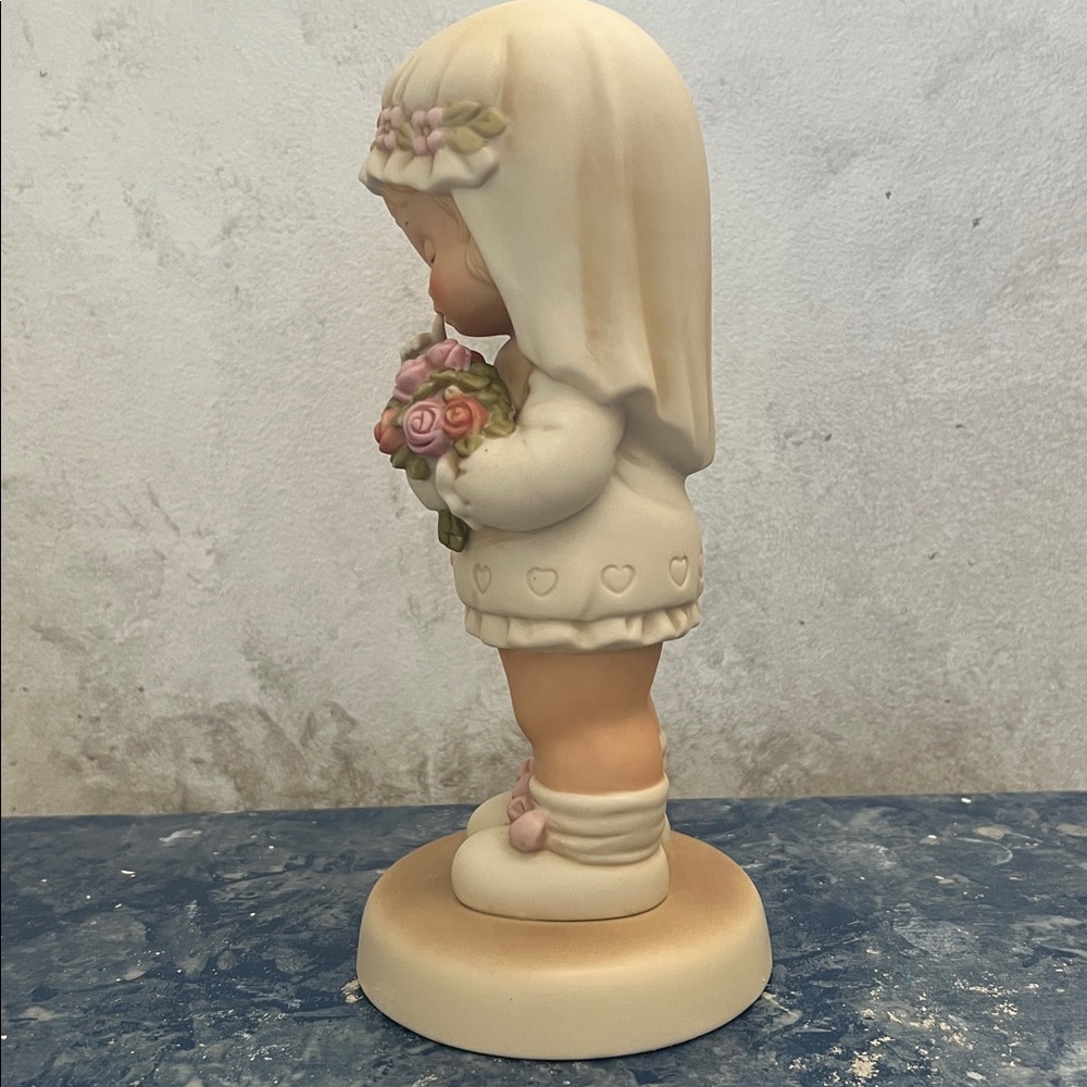 Adorable Memories of Yesterday Bride Figurine with Flowers. 9” - Picture 5 of 9